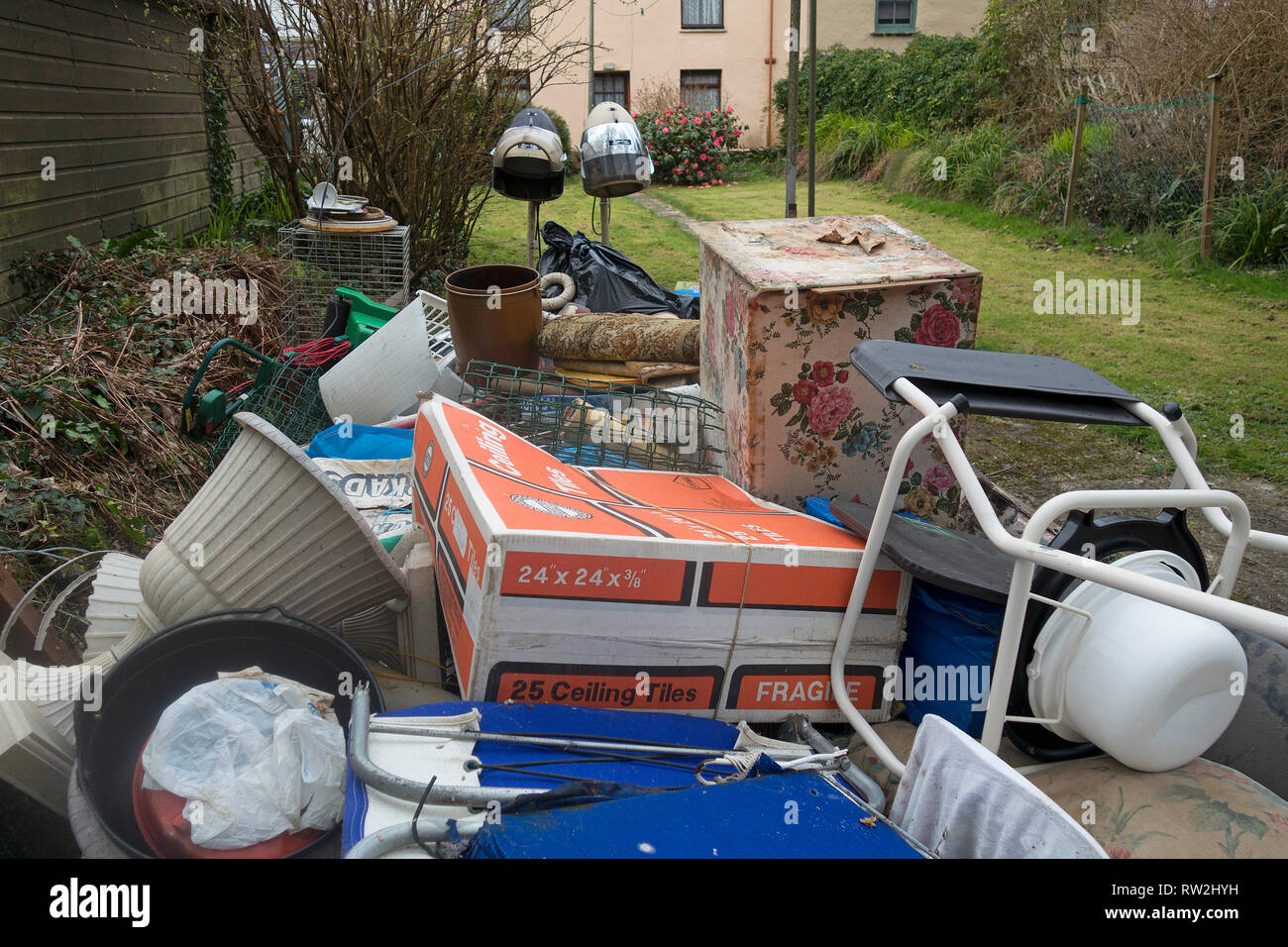 household home house rubbish trash clearance garden dump dumped moving