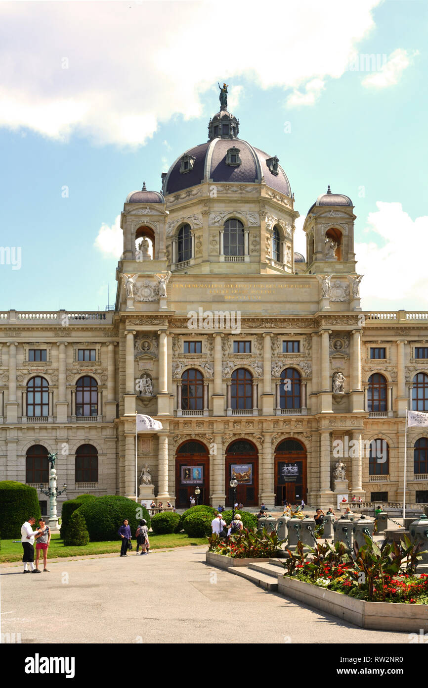 Museum of Art History on the Maria-Theresien-Platz in Vienna - Austria. Stock Photo