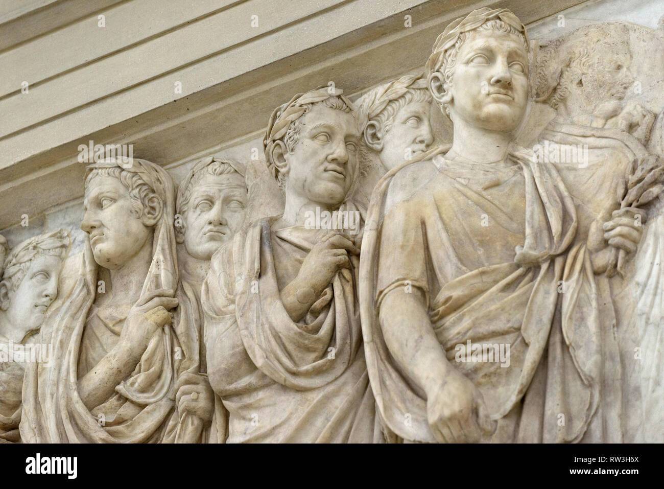Rome Italy The Ara Pacis Augustae 13 9 e Ara Pacis Museum Section Of Processional Frieze On The North Wall Showing Detail Of The Augures And S Stock Photo Alamy Rome Italy The Ara Pacis Augustae 13 9 e Ara Pacis Museum Section Of Processional Frieze On The North Wall Showing Detail Of The Augures And S Stock Photo Alamy