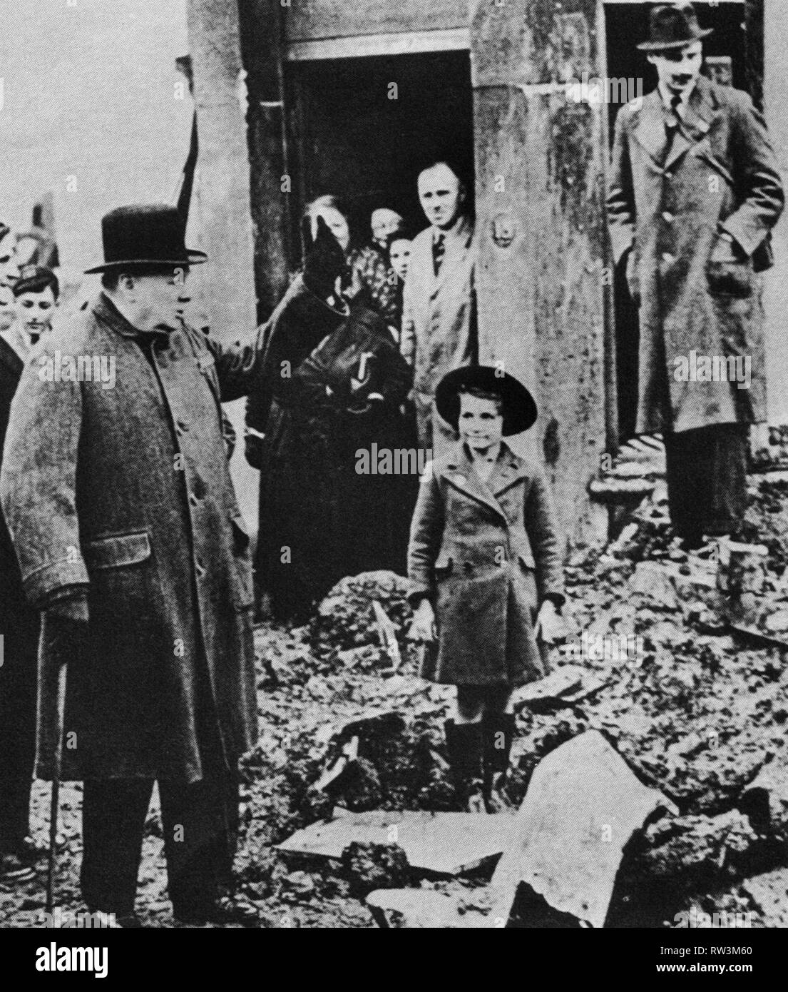 Winston Churchill inspects bomb damage in Bristol. 14th April 1941 Stock Photo