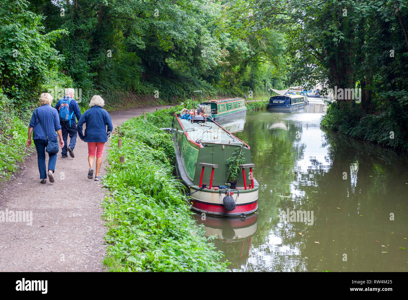 The tow path of the Kennet & Avon Canal in Bath, N.E. Somerset, England, UK Stock Photo