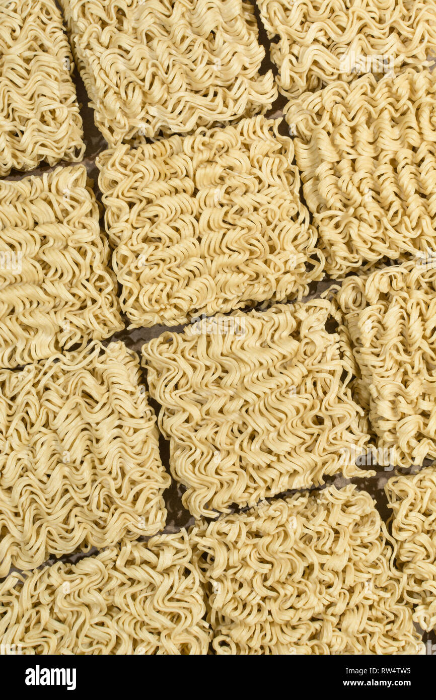 Dried Chinese instant egg noodles Stock Photo Alamy