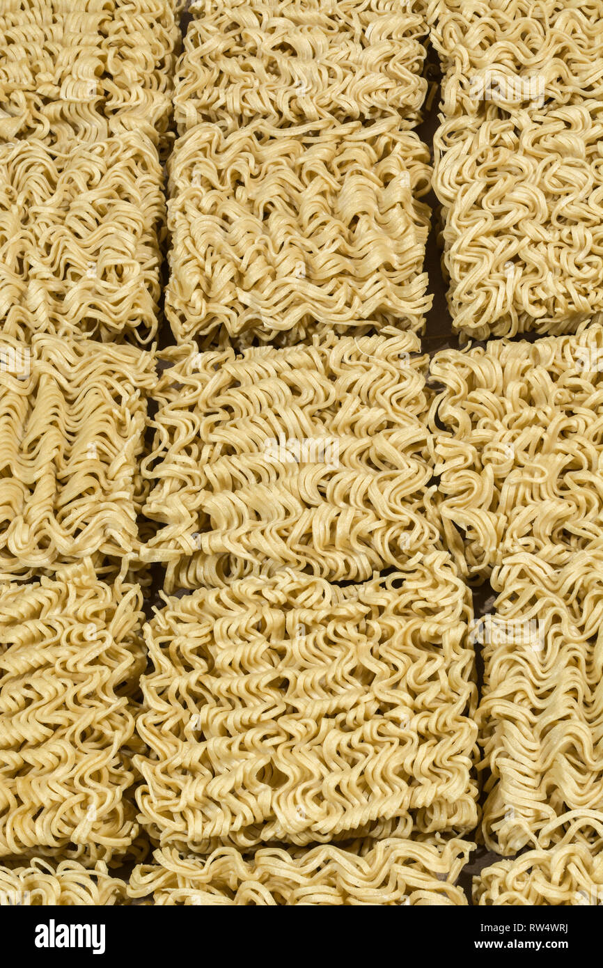 Dried Chinese instant egg noodles Stock Photo Alamy