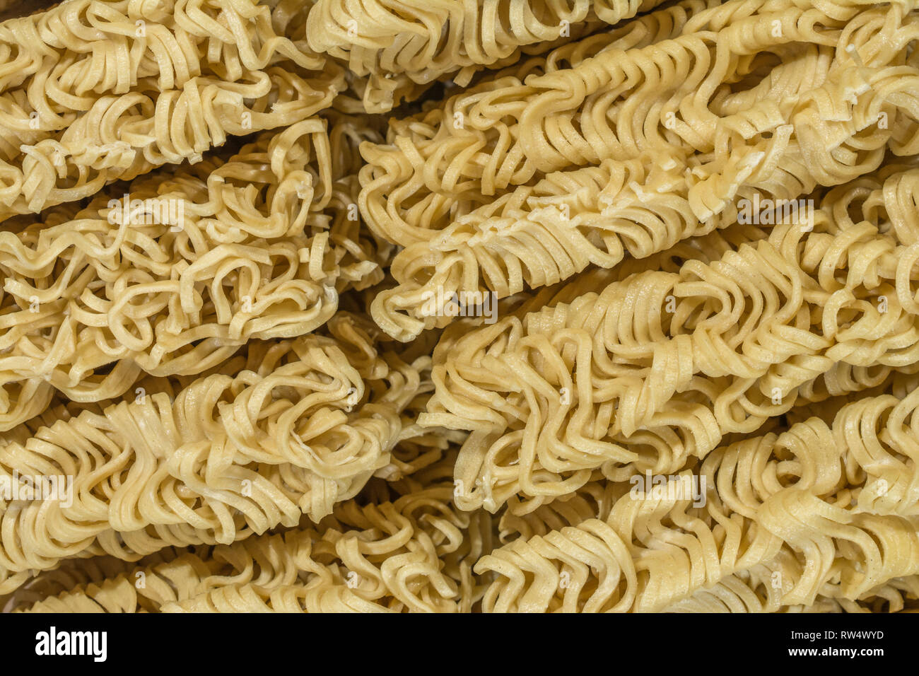 Dried Chinese instant egg noodles Stock Photo Alamy