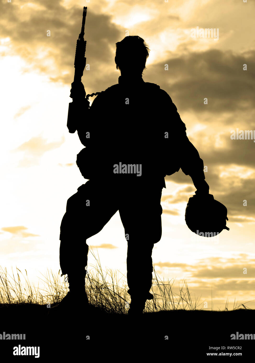 Soldier silhouette hi-res stock photography and images - Alamy