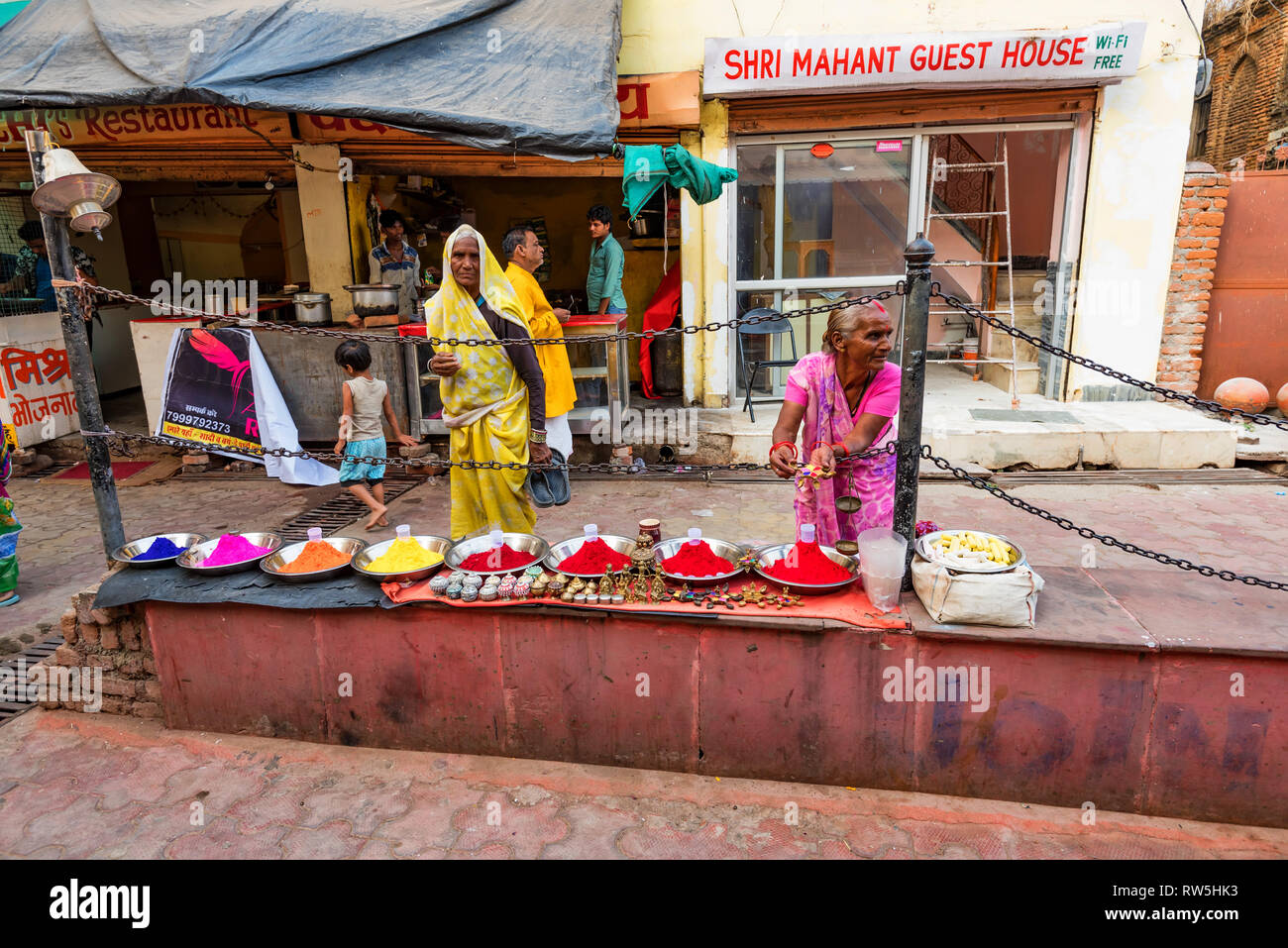 Indian woman in street delhi hi-res stock photography and images - Alamy