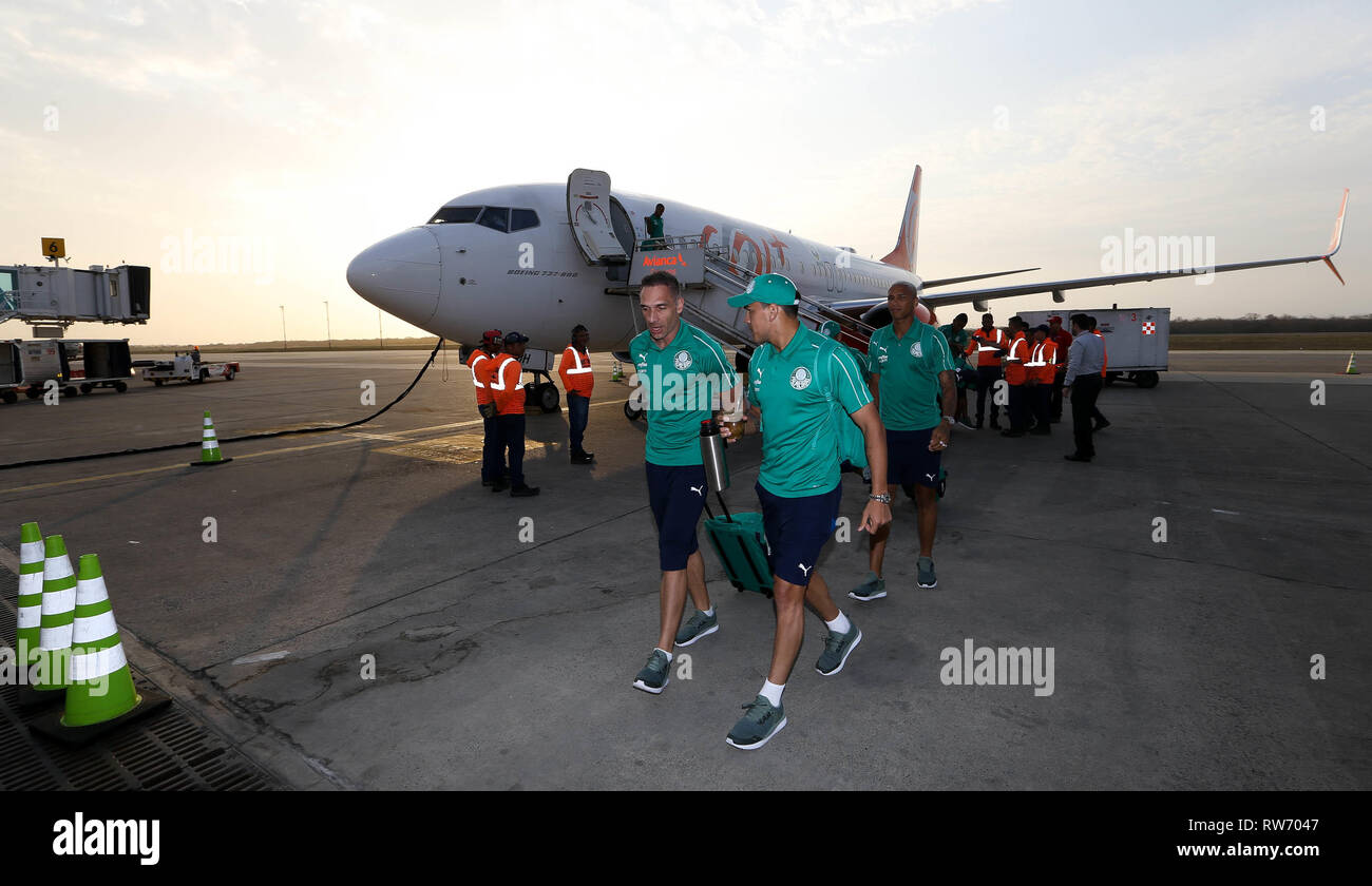 BARRANQUILLA, AT - 04.03.2019: DESEMBARQUE DO PALMEIRAS NA COLÔMBIA - Goalkeeper Fernando Prass and player Gustavo Gómez (D), from SE Palmeiras, during landing at the international airport of Barranquilla, Colombia. (Photo: Cesar Greco/Fotoarena) Stock Photo