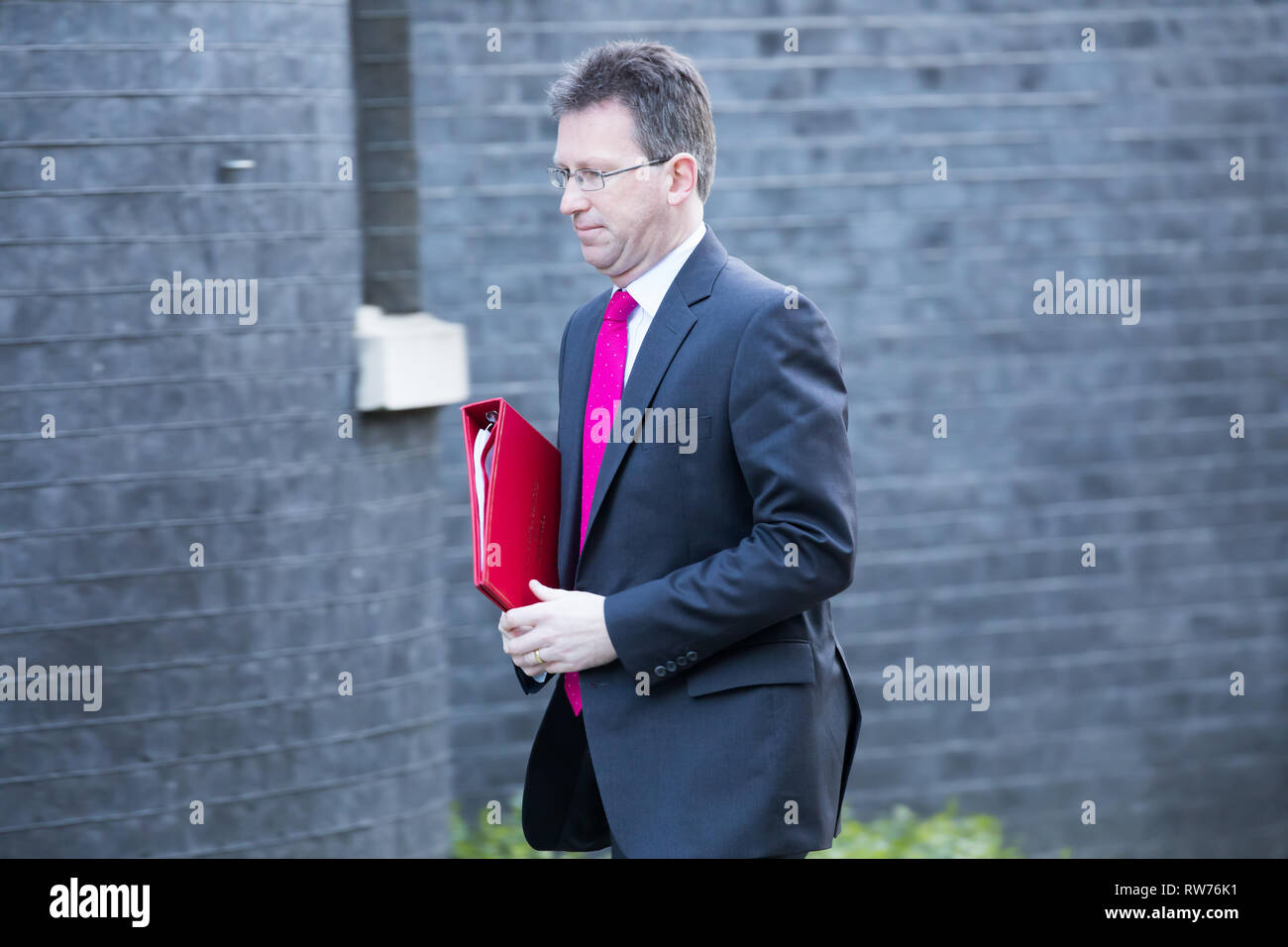 London, UK. 5th Mar, 2019.Secretary of State for Digital, Culture, Media and Sport The Rt Hon Jeremy Wright MP arrives for the weekly cabinet meeting at 10 Downing Street in London. Credit: Keith Larby/Alamy Live News Stock Photo