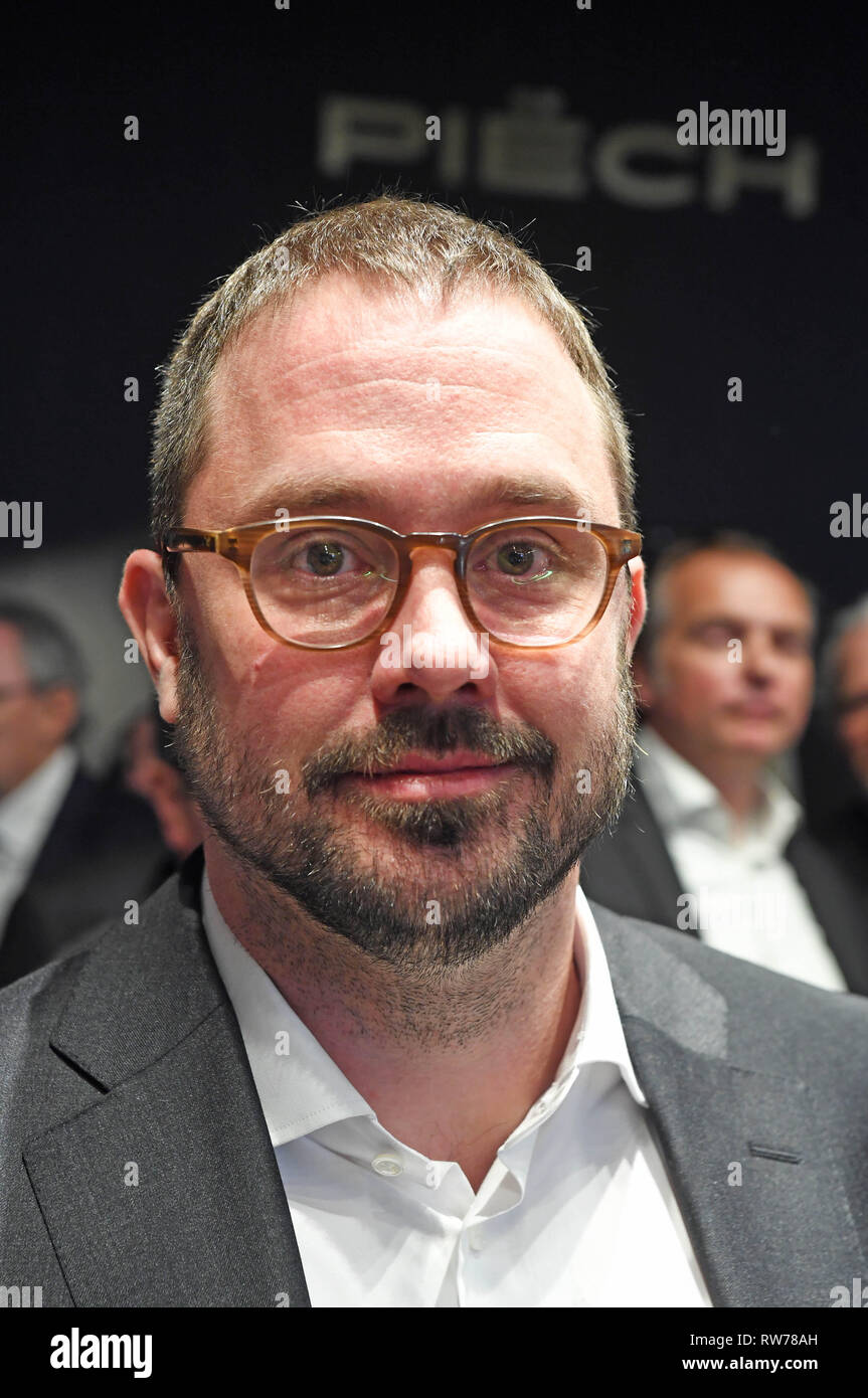 Genf, Switzerland. 05th Mar, 2019. Anton Piech, Managing Director of Piech Automotive and a son of former VW boss Ferdinand Piech, presents the electrically powered Piech Mark Zero sports car at the Geneva Motor Show on the first press day. The 89th Geneva Motor Show starts on 7 March and lasts until 17 March. Credit: Uli Deck/dpa/Alamy Live News Stock Photo