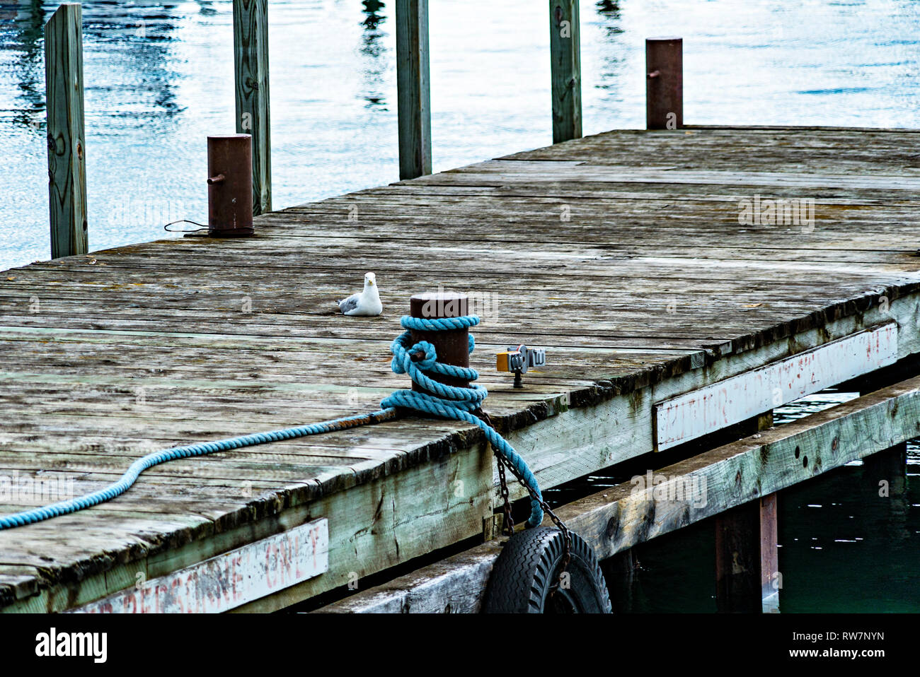 Rope dock hires stock photography and images Alamy