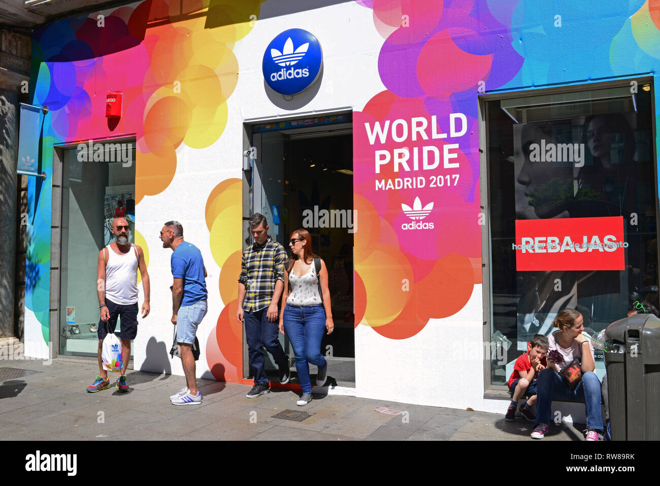 Estacionario Teleférico Relajante Adidas store in Fuencarral."Whoever you love, Madrid loves you" is the  slogan of this year´s edition of WorldPride, the most important worldwide  event Stock Photo - Alamy
