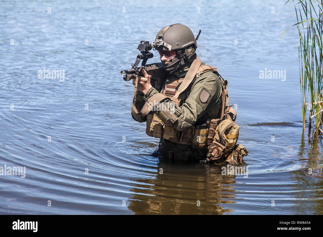 Jagdkommando soldier of the Austrian special forces in the water Stock ...