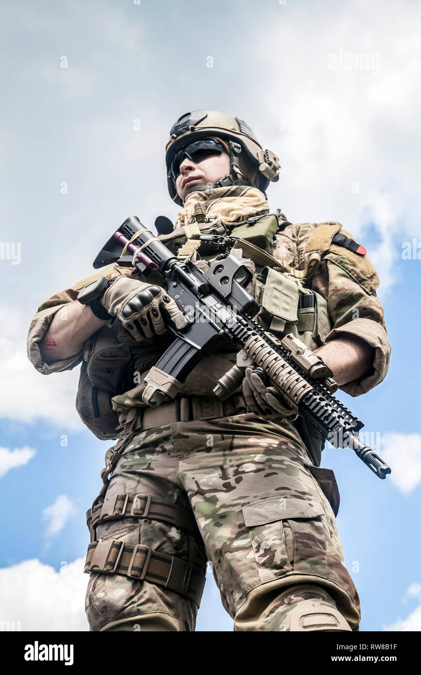 United States Army ranger with assault rifle Stock Photo Alamy