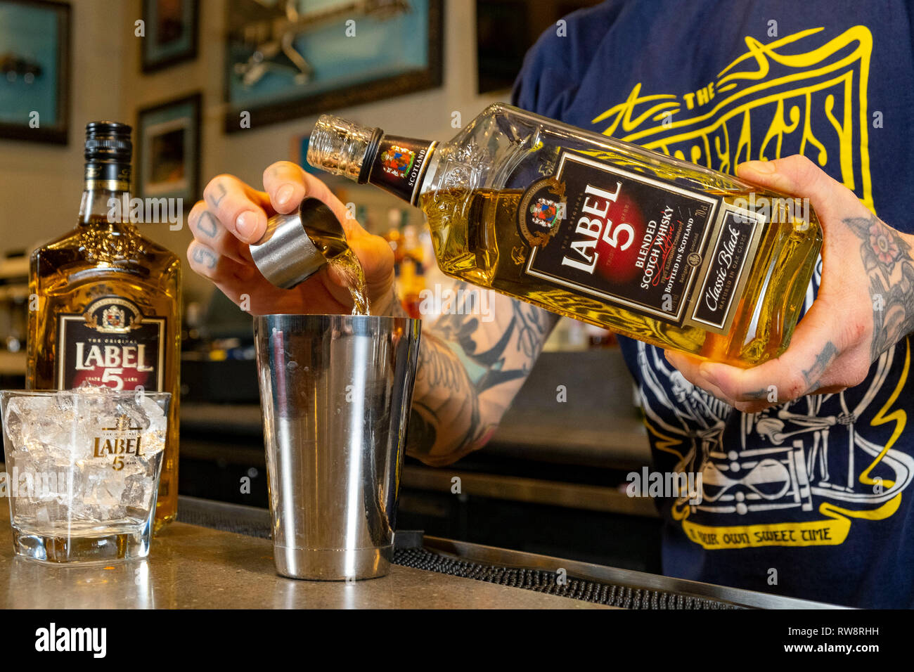 How and Why to Become a Bartender | The Art of Manliness