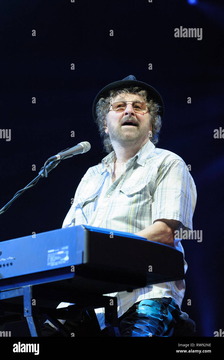 Chas Hodges (Chas & Dave) performing at Fairport's Cropredy Convention, August 7, 2014 Stock Photo