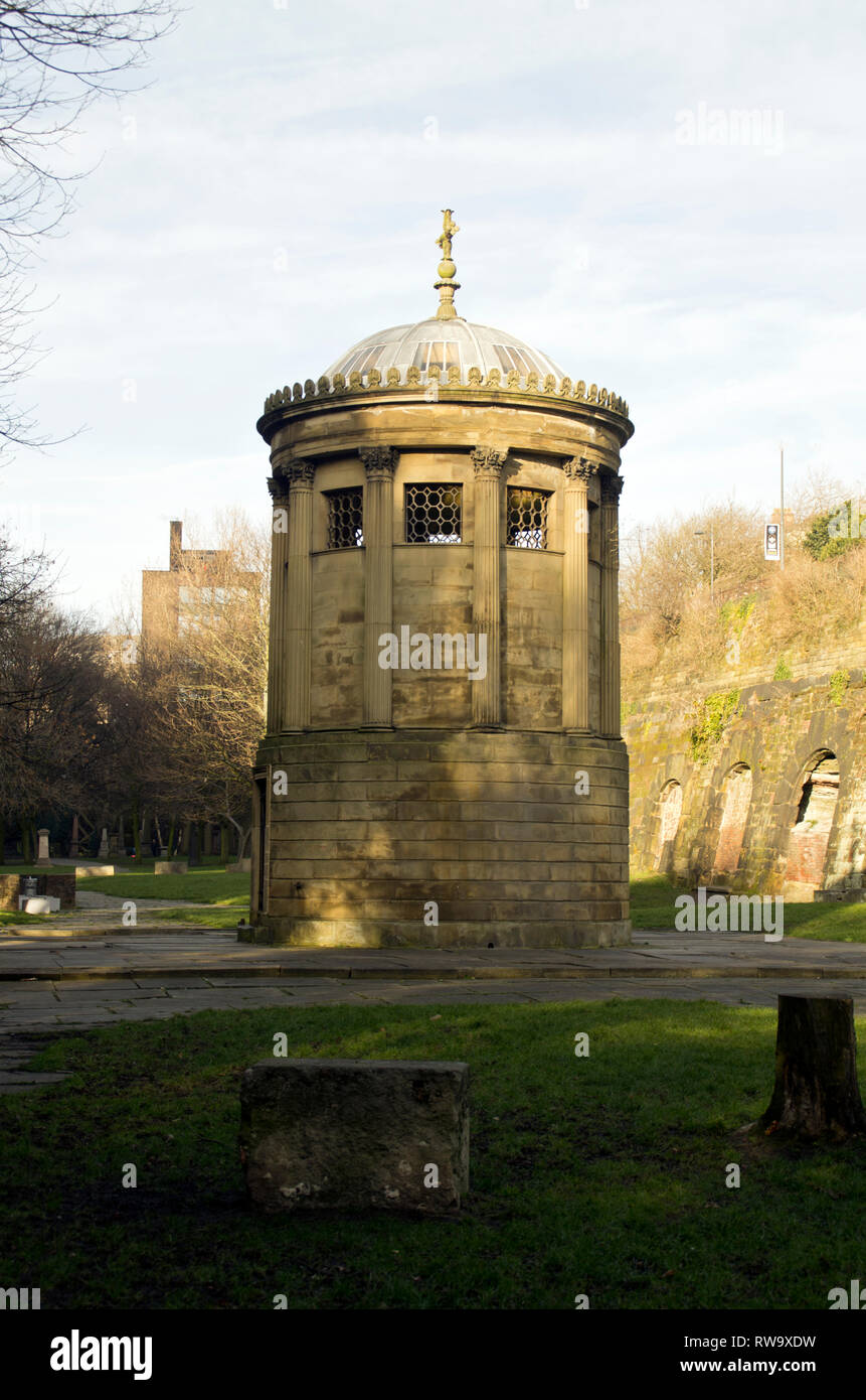 Huskisson monument, St James's cemetery Liverpool Stock Photo Alamy