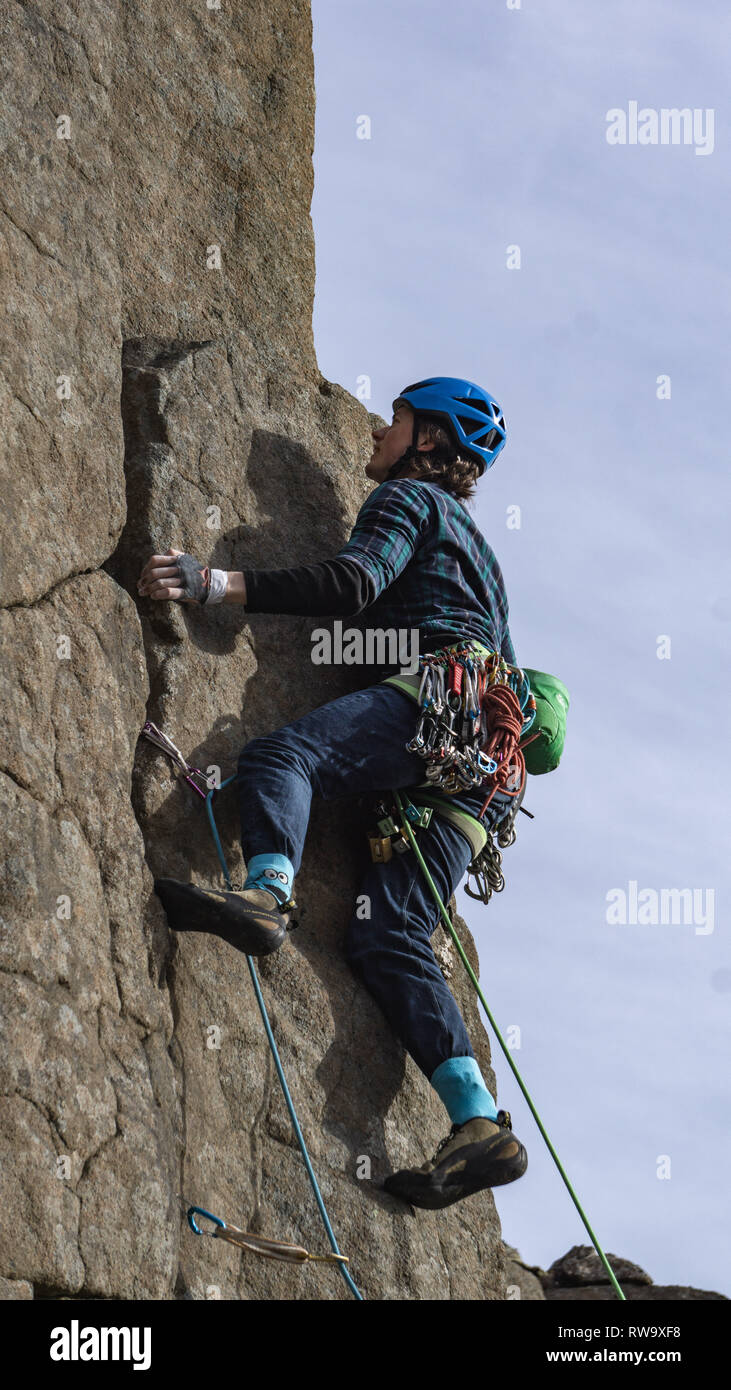 Iceland mountain climbing hires stock photography and images Alamy