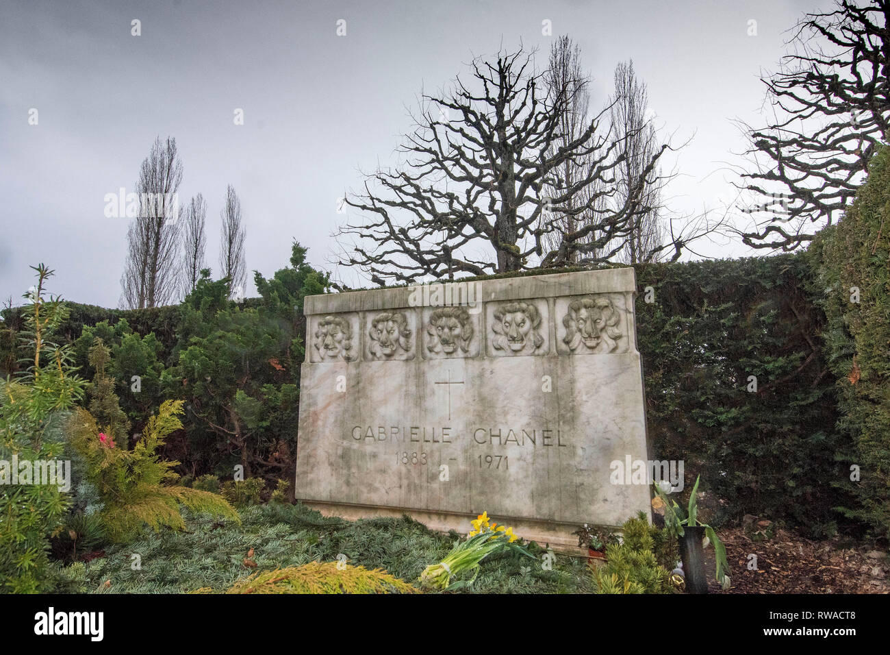 Gabrielle Bonheur Coco Chanel - The graves of the famous