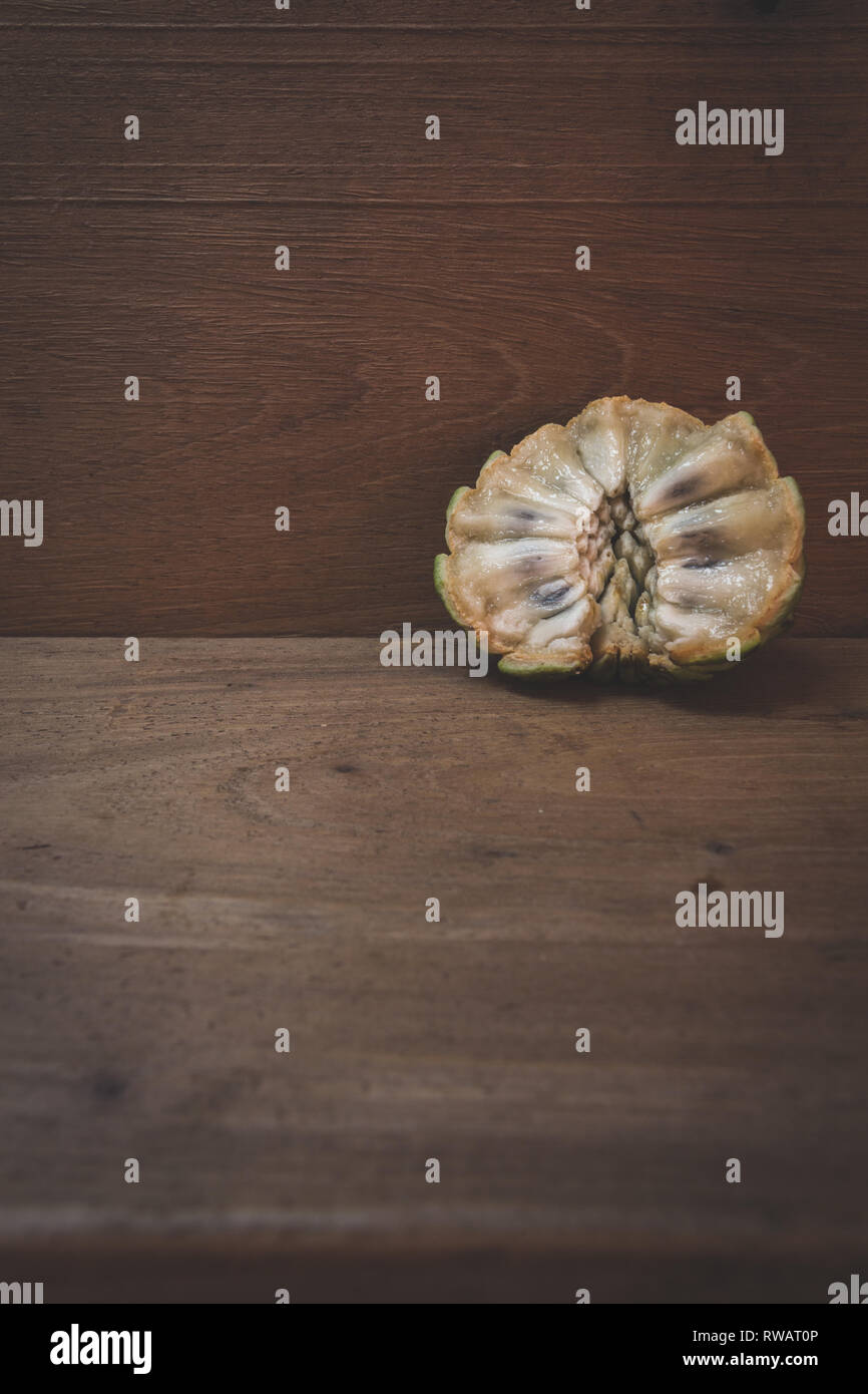 Sugar-apple (Annona squamosa), fruit ready to eat, from Taitung County, Taiwan. The Taiwanese call it Sakya Stock Photo