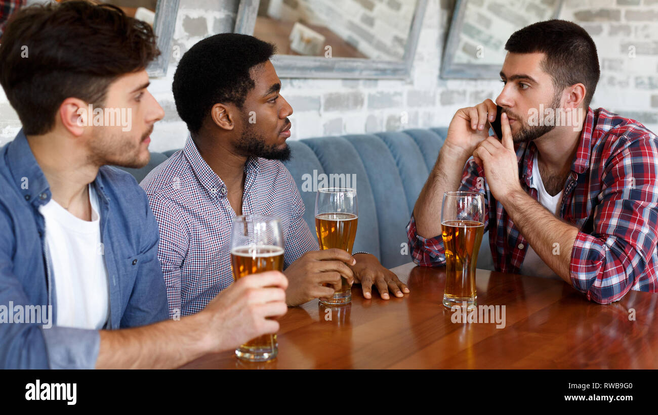 Men asking for drink bar hires stock photography and images Alamy