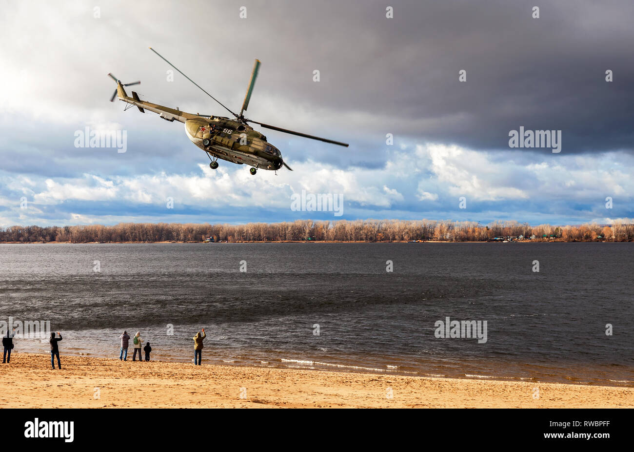Mi 4 helicopter hi-res stock photography and images - Alamy