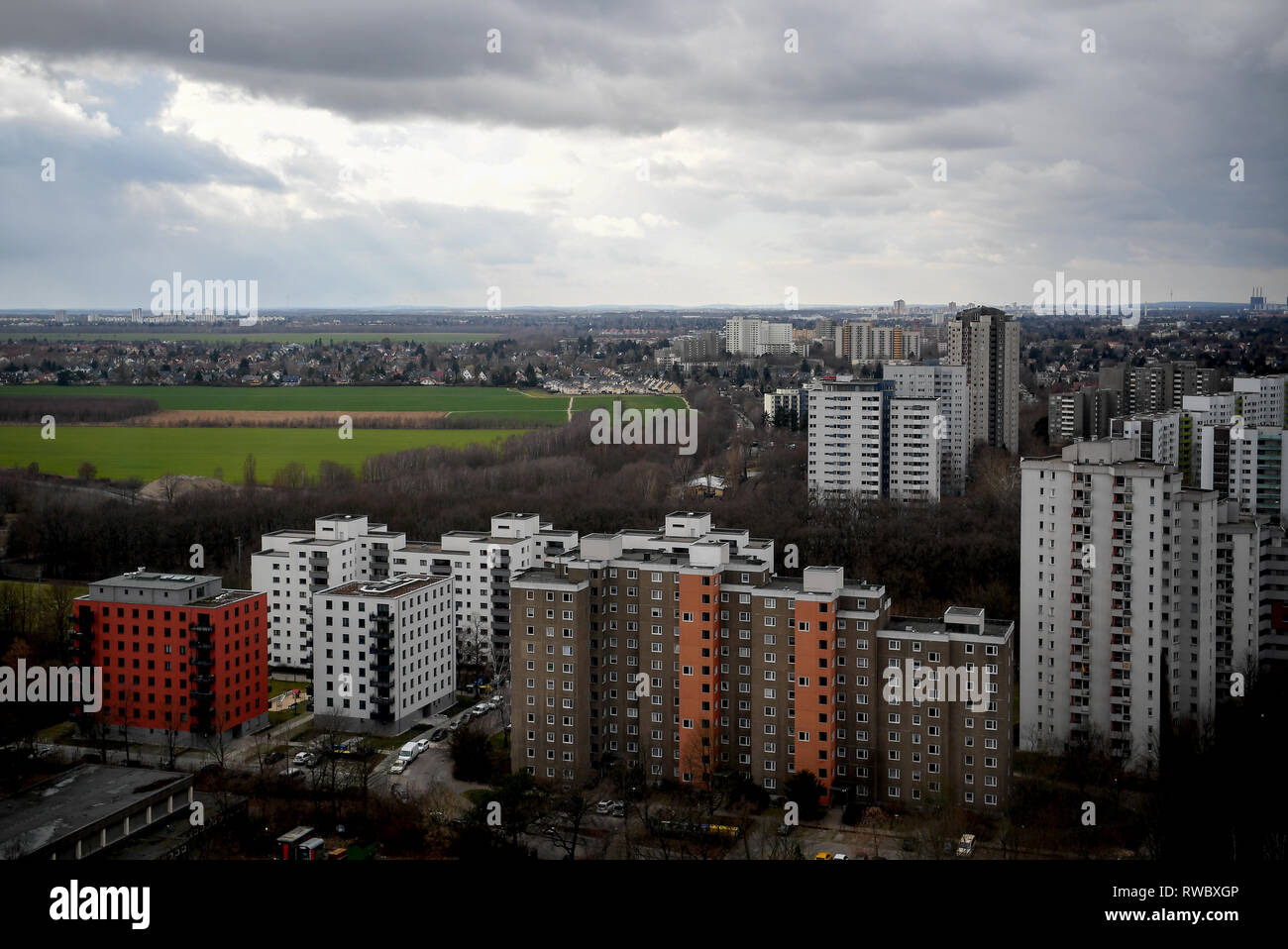 Berlin, Germany. 05th Mar, 2019. Panoramic view over the skyscrapers of Gropiusstadt in the south of Berlin. The large housing estate erected between 1962 and 1975 is considered a social hotspot. Credit: Britta Pedersen/dpa-Zentralbild/dpa/Alamy Live News Stock Photo