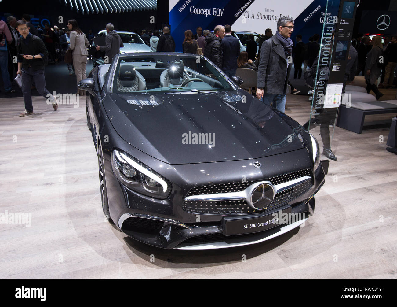 Geneva. 5th Mar, 2019. Photo taken on March 5, 2019 shows the new  Mercedes-Benz SL 500 Grand Edition at the 89th Geneva International Motor  Show in Geneva, Switzerland. The Motor Show will