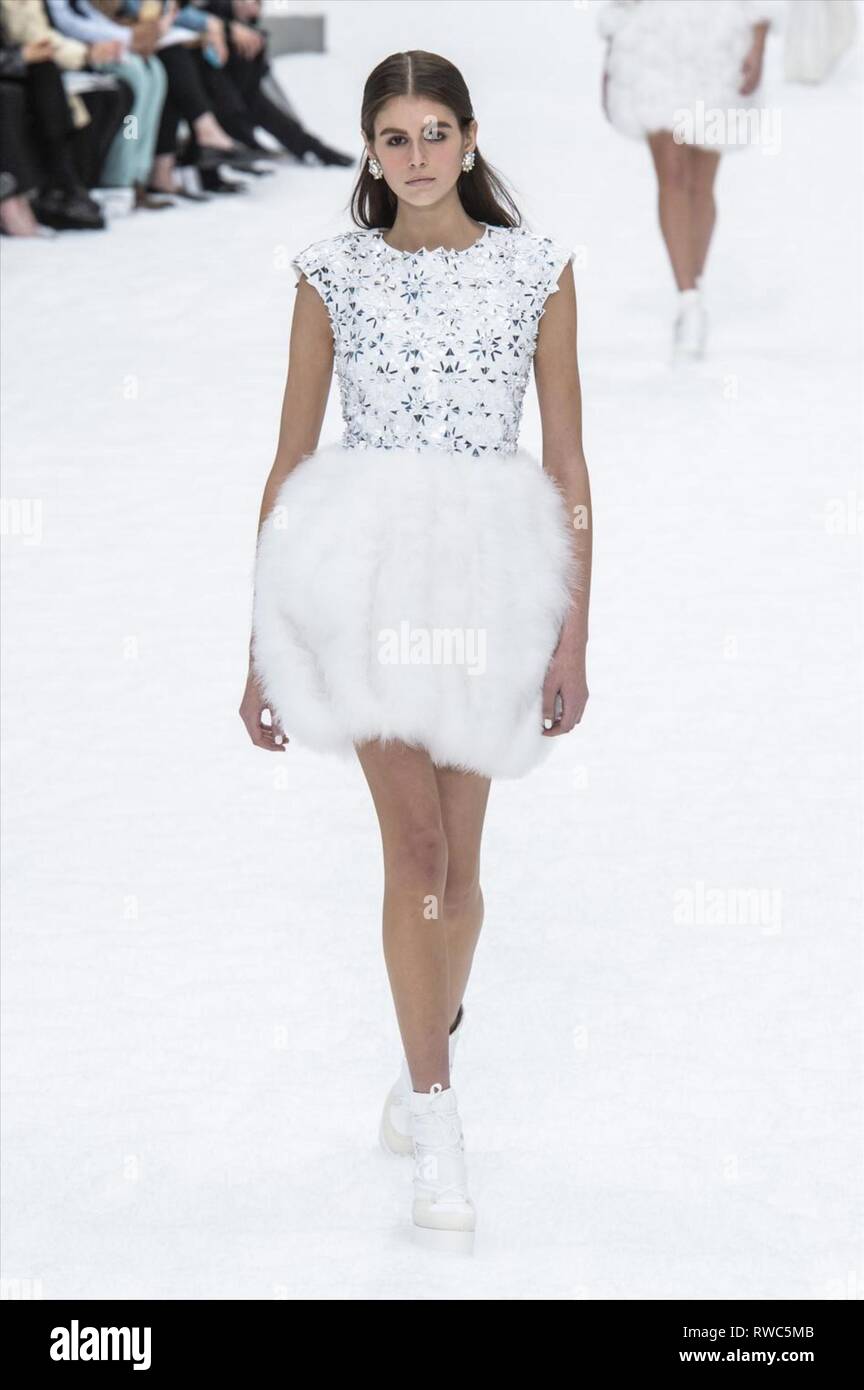 Chanel fall winter collection hi-res stock photography and images - Alamy