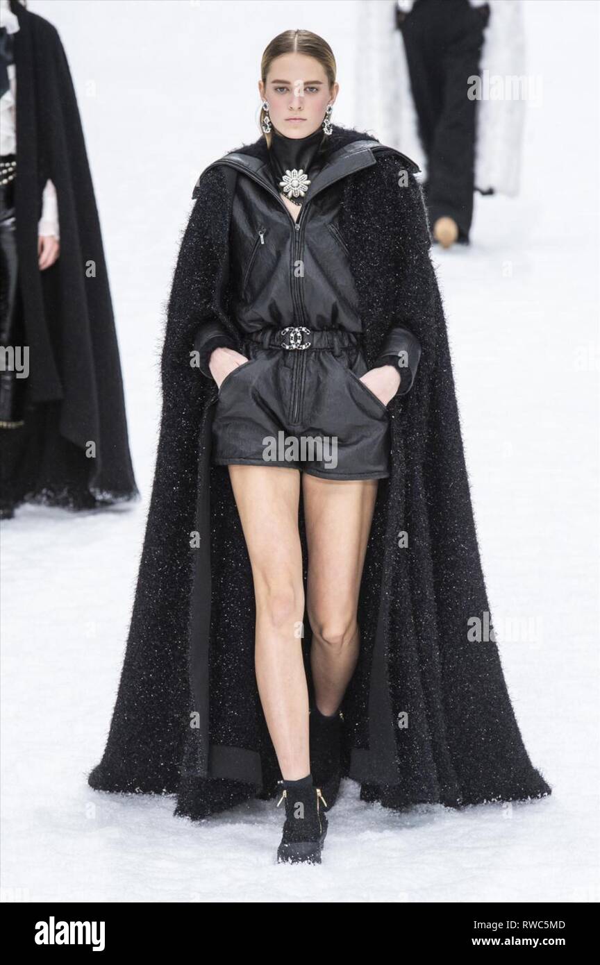 Paris, France. 5th Mar, 2019. A model presents a creation of Chanel for its  fall/winter 2019/20 ready-to-wear collection during the fashion week in  Paris, France, March 5, 2019. Credit: Piero Biasion/Xinhua/Alamy Live