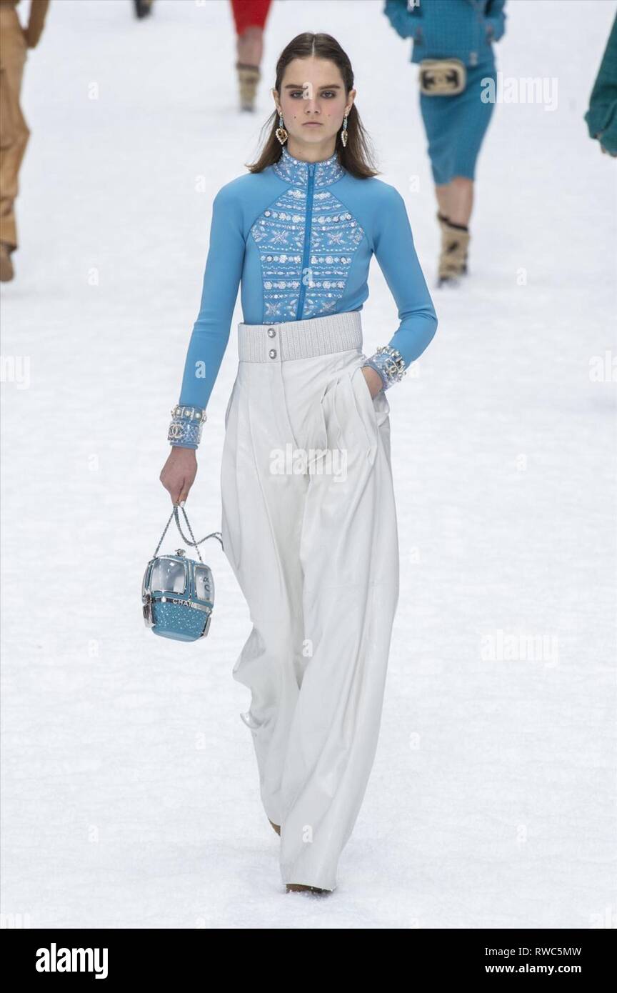 Paris, France. 5Th Mar, 2019. A Model Presents A Creation Of Chanel For Its  Fall/Winter 2019/20 Ready-To-Wear Collection During The Fashion Week In  Paris, France, March 5, 2019. Credit: Piero Biasion/Xinhua/Alamy Live