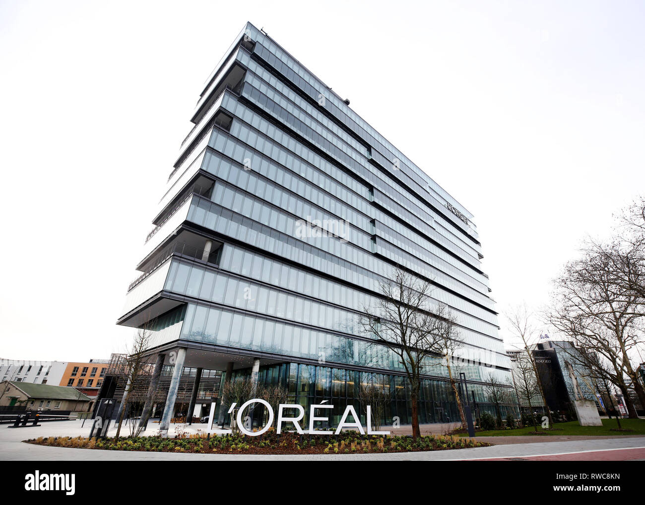 06 March 2019, North Rhine-Westphalia, Düsseldorf: The headquarters of  L'Oreal Germany. In fiscal year