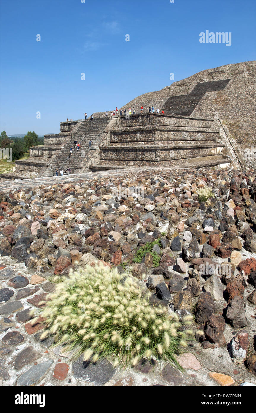 Tourists ascending and descending the steep stairs on the Pyramid of the Moon at Teotihuacan, Mexico Stock Photo