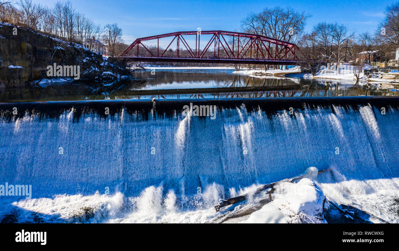 Bridge over Esopus Creek, waterfall, Saugerties, Ulster County, NY, USA Stock Photo