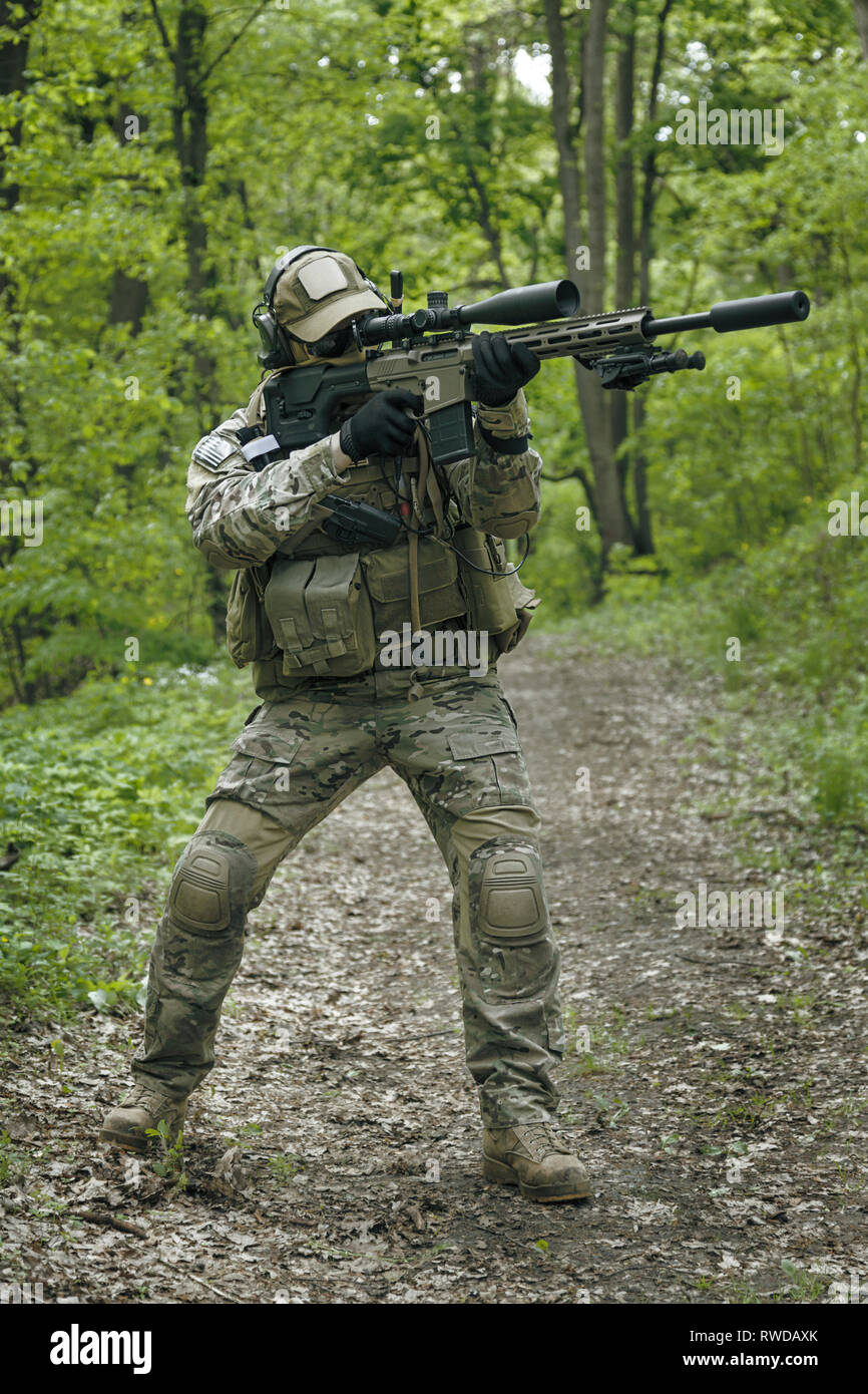 Green Berets U.S. Army Special Forces Group sniper in action Stock Photo -  Alamy