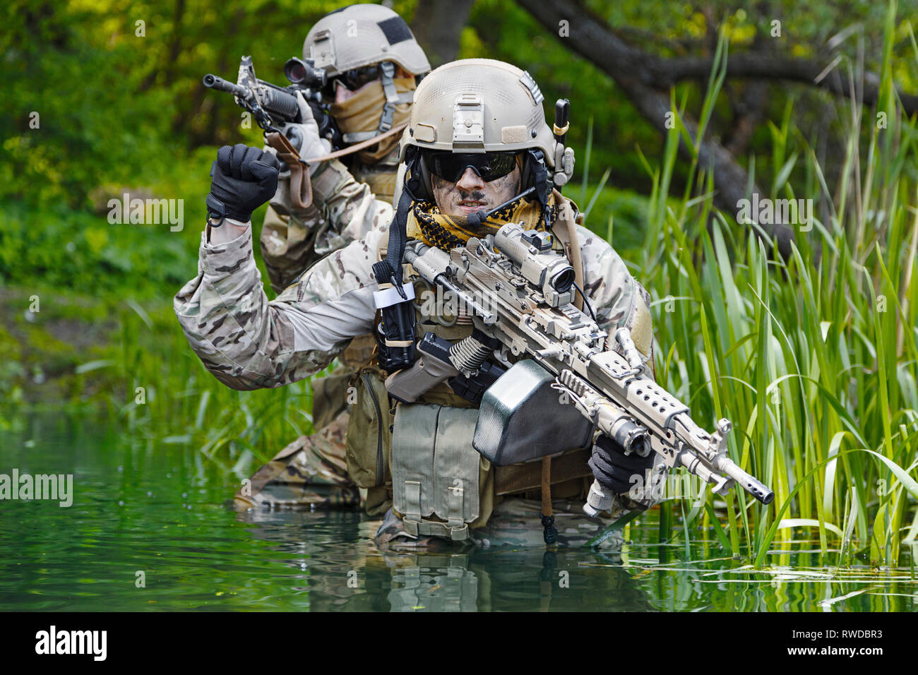 Green Berets U.S. Army Special Forces Group soldiers in action Stock Photo  - Alamy