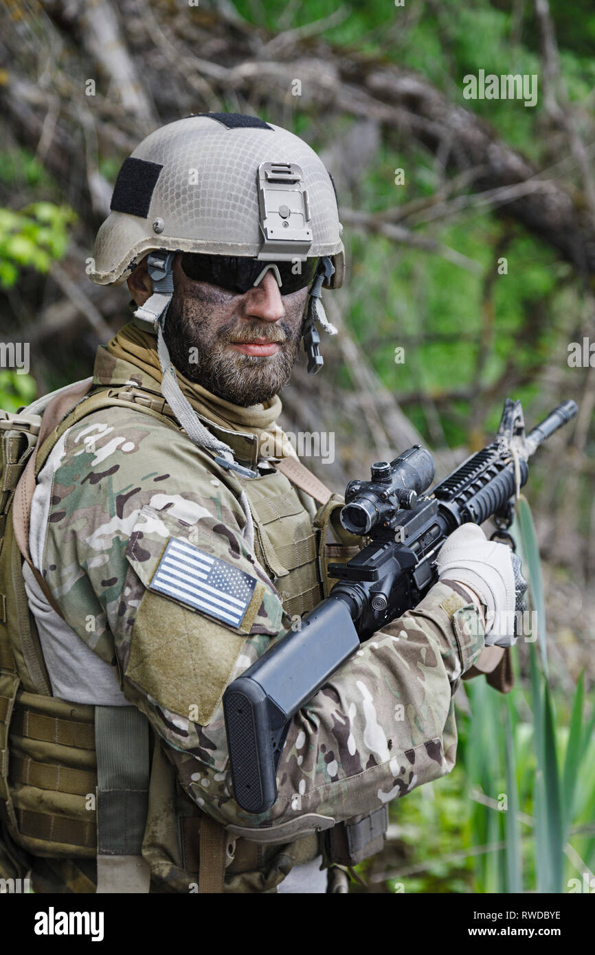Green Berets U.S. Army Special Forces Group soldier in action Stock Photo -  Alamy