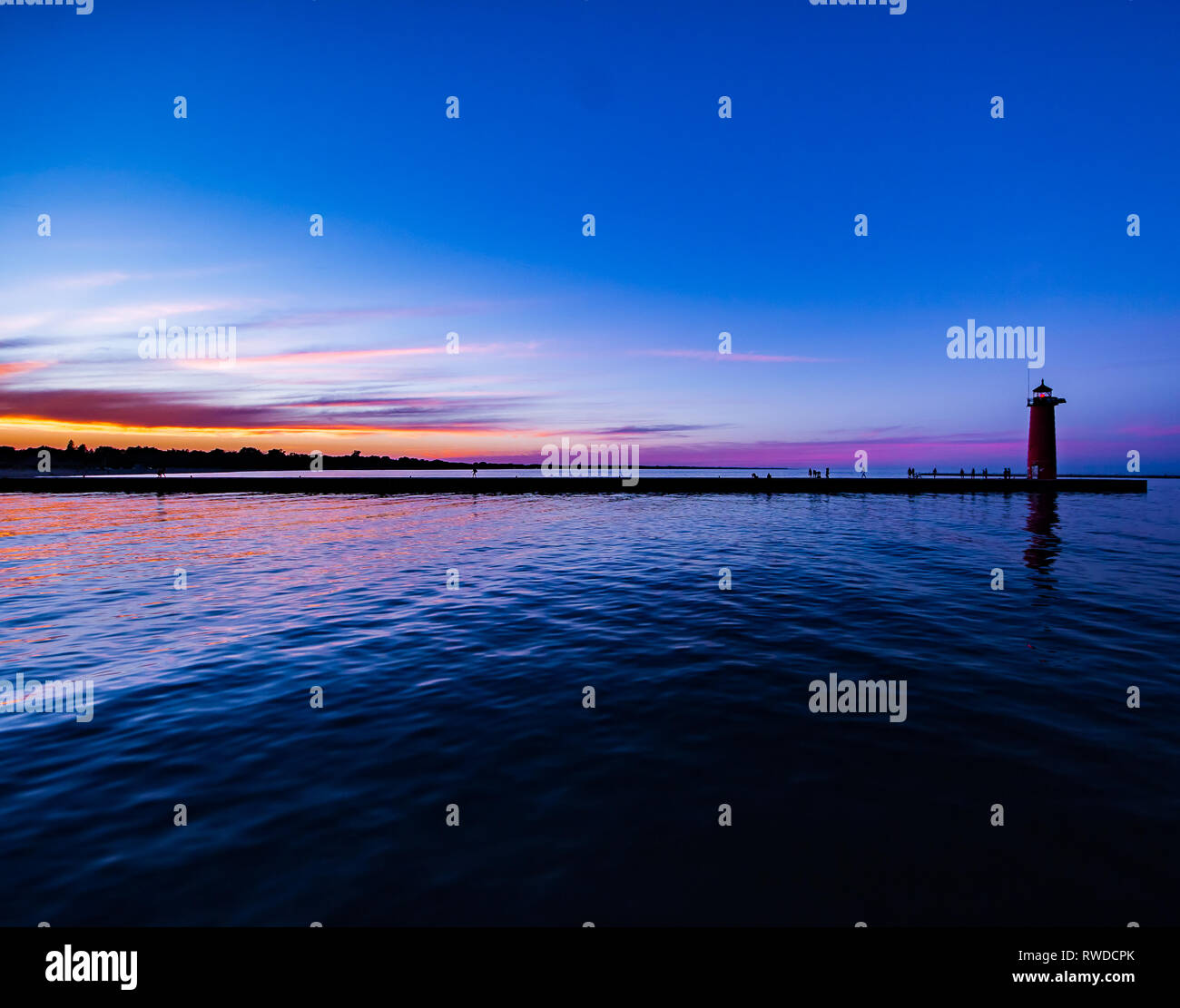 Kenosha north pier lighthouse hires stock photography and images Alamy