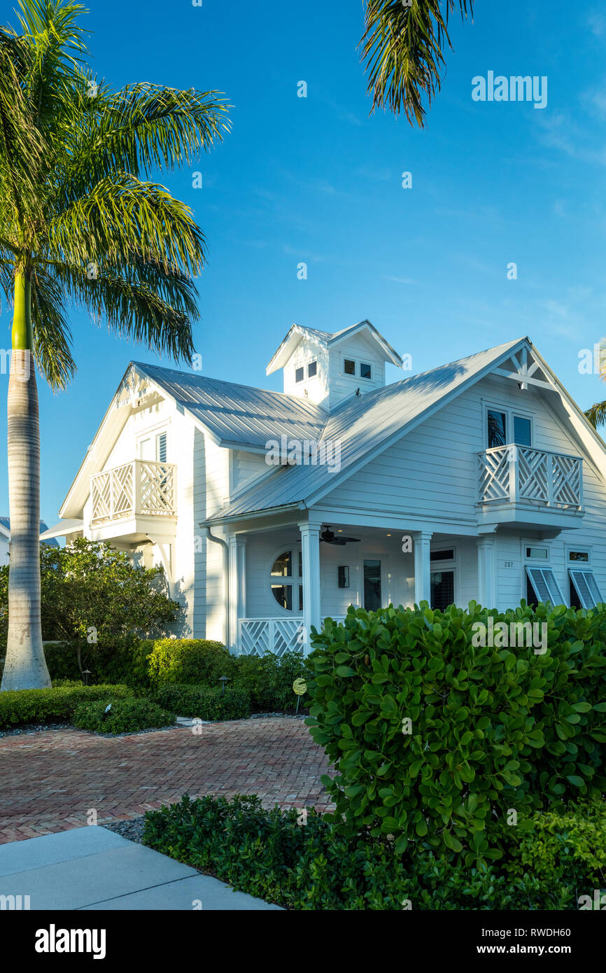 Evening Sunlight Over White Beach Cottage Naples Florida Usa