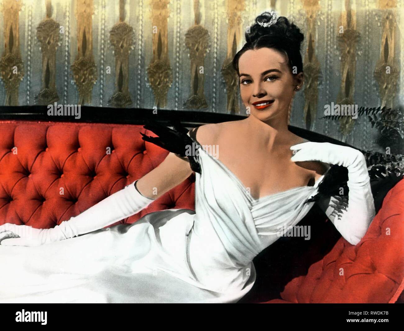 Gigi 1958 film hi-res stock photography and images - Alamy Gigi 1958 film hi-res stock photography and images - Alamy