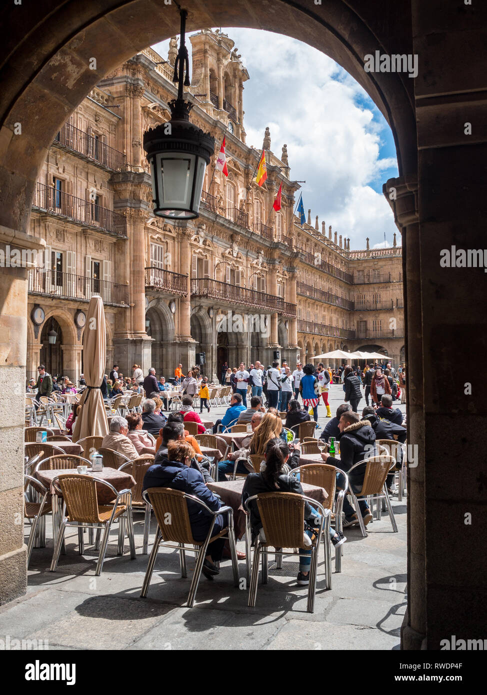 Plaza arch cafe hi-res stock photography and images - Alamy