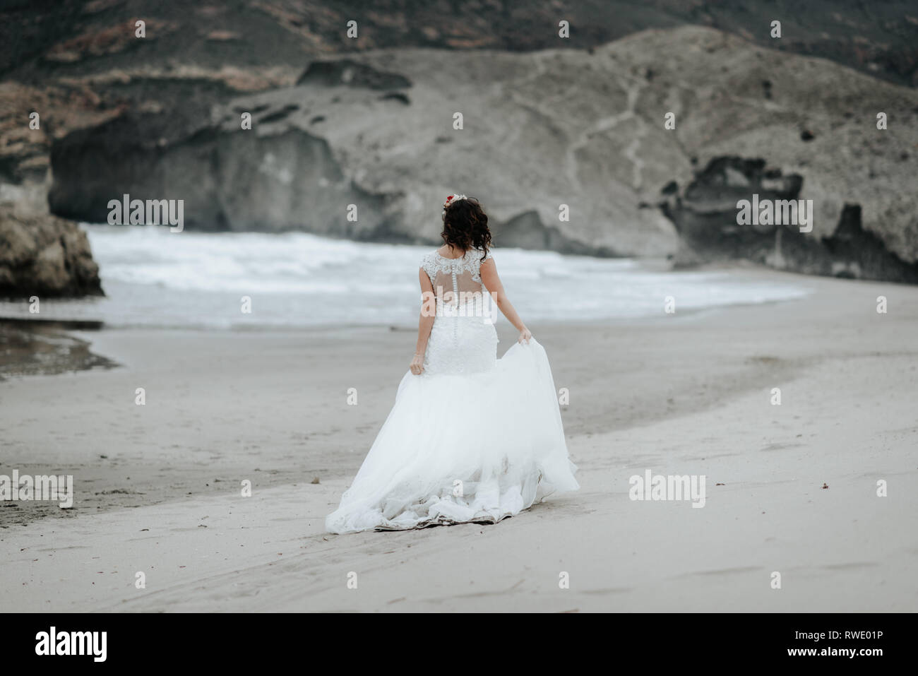 Alone bride hi-res stock photography and images - Alamy