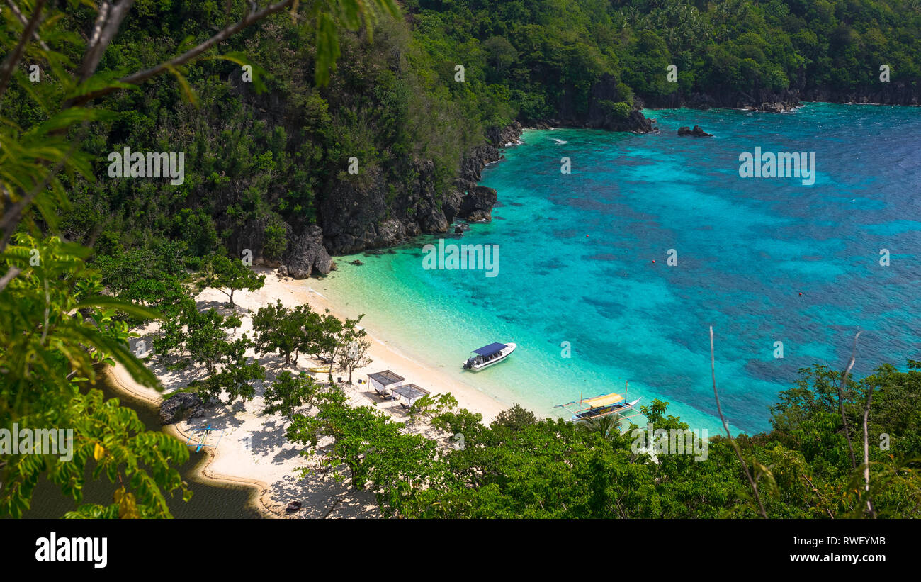 Hidden Paradise Cove With White Sand Beach and Lagoon - Tugawe, Caramoan - Philippines Stock Photo