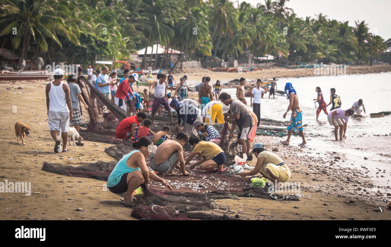 Crowd of fishermen hi-res stock photography and images - Alamy