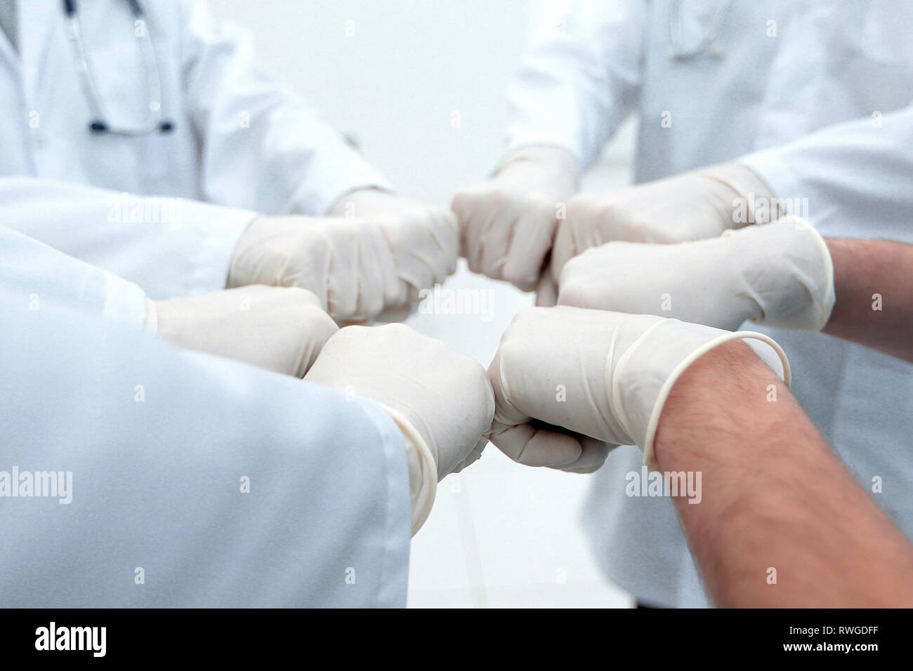 Healthcare professionals circle hi-res stock photography and images - Alamy