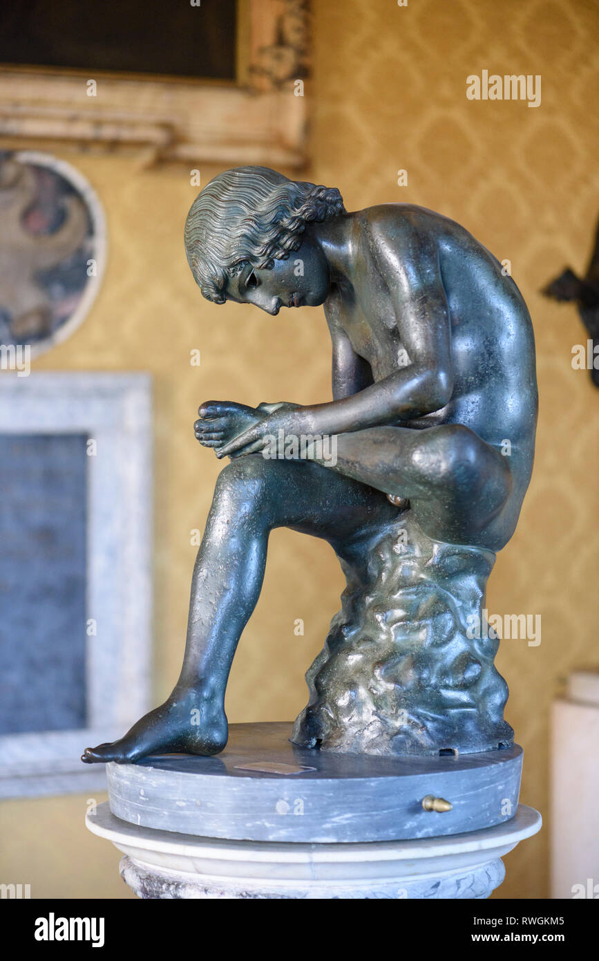 Rome. Italy. Lo Spinario, Boy with a Thorn, Roman bronze sculpture, 50-27 BC, Capitoline Museums. Musei Capitolini, Palazzo dei Conservatore.  Bronze, Stock Photo