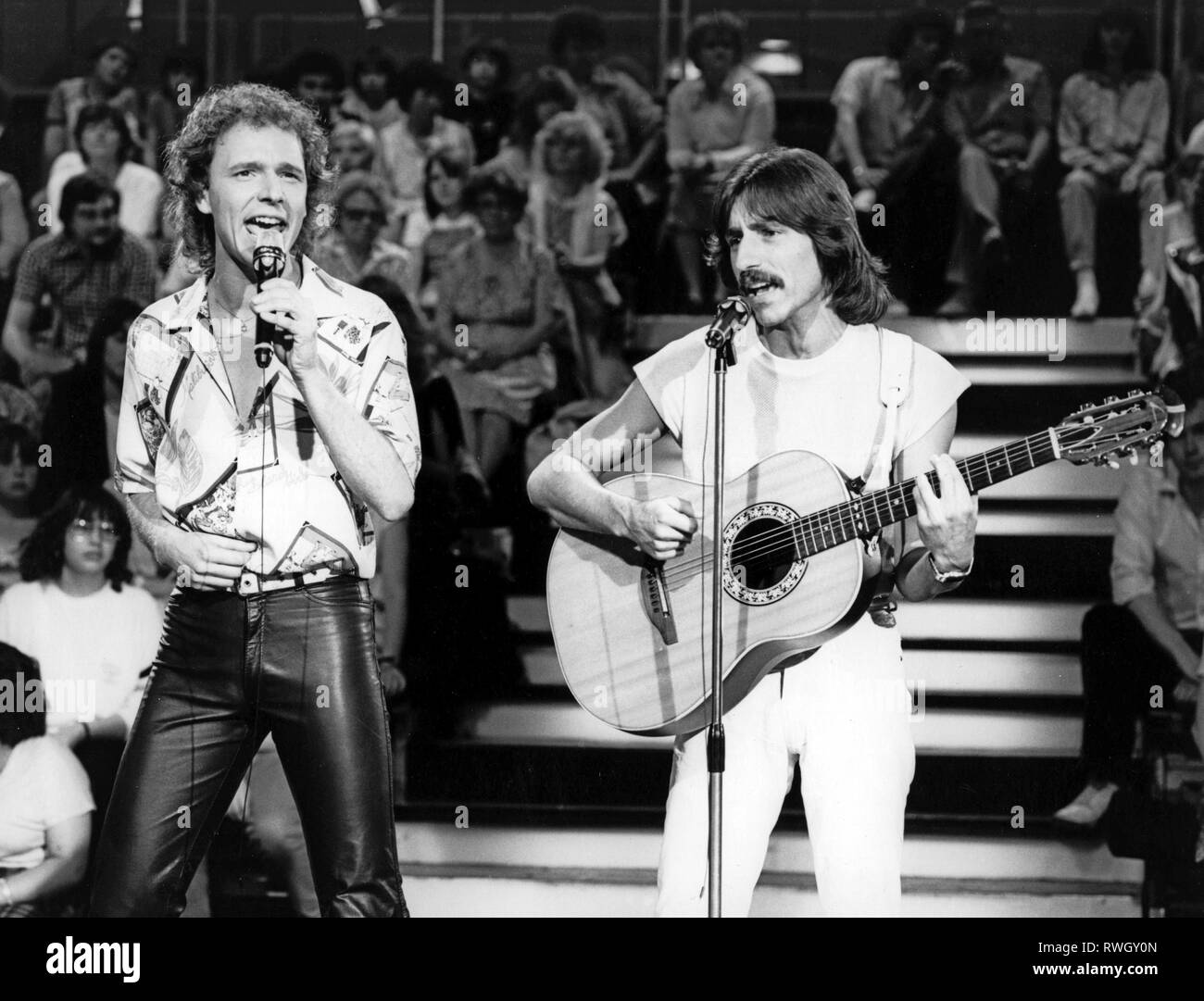 Hoffmann and Hoffmann, German singing duo, Michael (3.12.1950) and Guenter Hoffmann (4.10.1951 - 15.3.1984), half-length, stage performance in the telecast 'A Song for Munich', studio 4, Bavarian broadcast, Munich, 19.3.1983, German preliminary decision for the Eurovision song contest, Additional-Rights-Clearance-Info-Not-Available Stock Photo