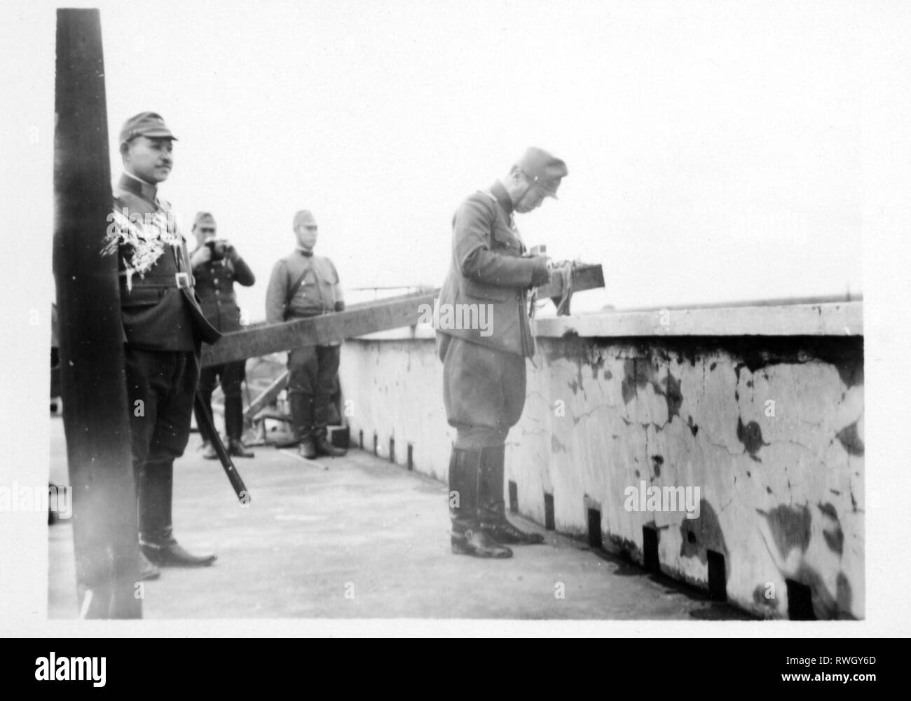 Higashikuni Naruhiko, 3.12.1887 - 26.1.1990, Japanese general, commander-in chief of the Imperial Army Air Service 1937 - 1938, full-length, during of an inspection tour through China, Tai-Chen Chen, 20.3.1938, Additional-Rights-Clearance-Info-Not-Available Stock Photo