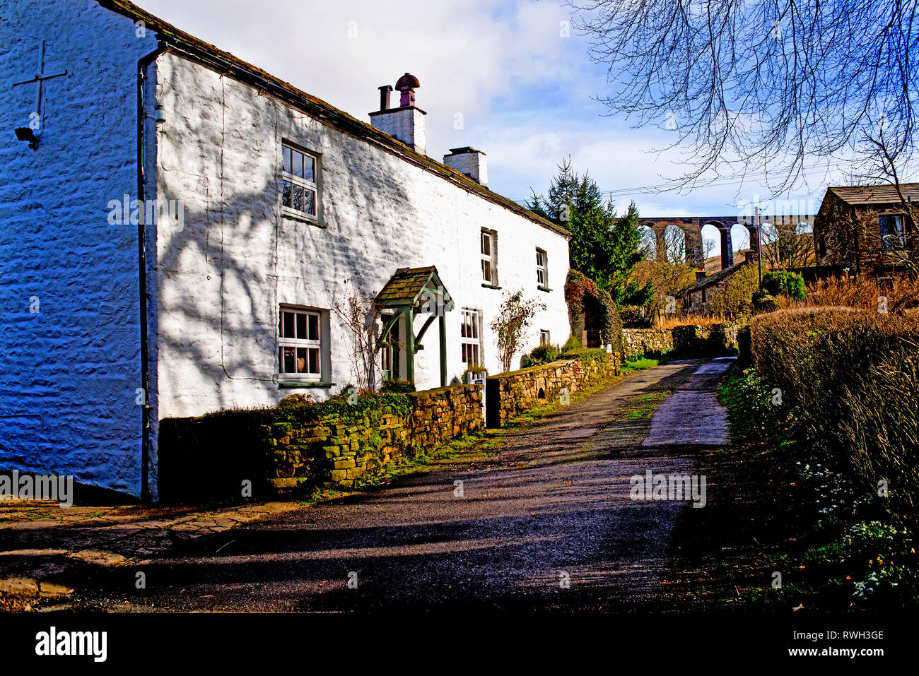 Cottage, Cowgill, Dentdale, Cumbria, England Stock Photo