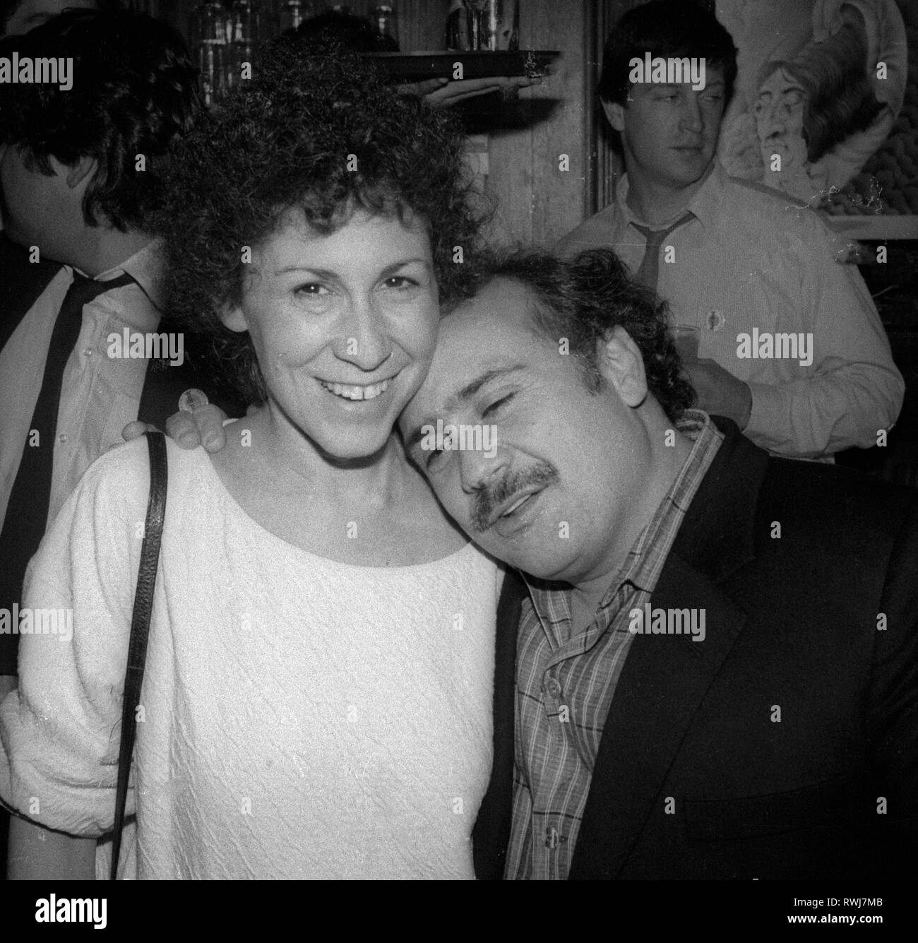 Danny devito rhea perlman Black and White Stock Photos & Images Alamy