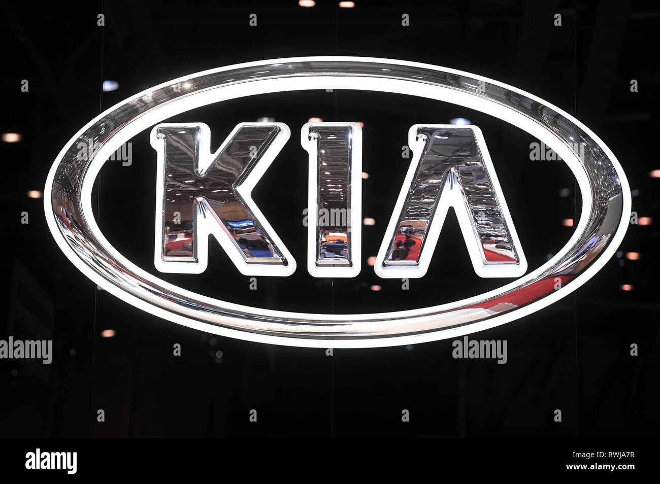 Genf, Switzerland. 06th Mar, 2019. A Kia logo, taken on the second press day. The 89th Geneva Motor Show starts on 7 March and lasts until 17 March. Credit: Uli Deck/dpa/Alamy Live News Stock Photo
